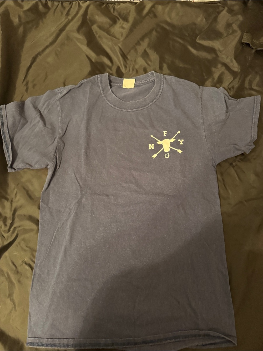 Men's Navy Short-Sleeve Graphic Crewneck T-Shirt